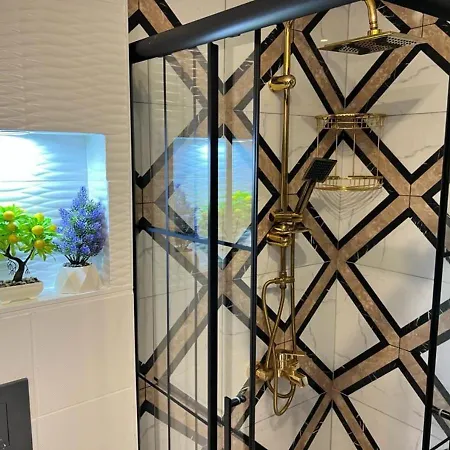 Deluxe Golden Horn Apartman *