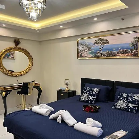 Deluxe Golden Horn *